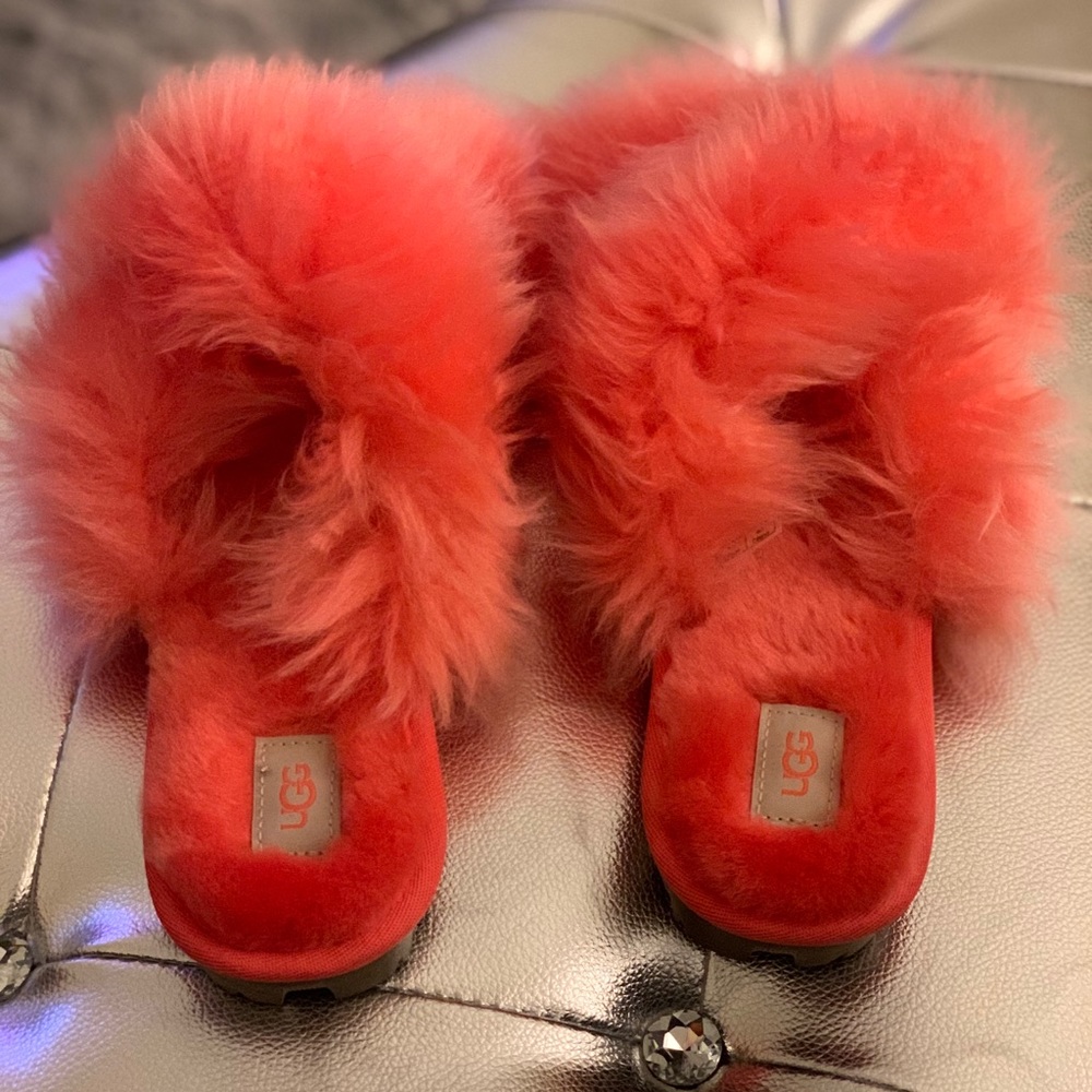 Ugg Fuzzalicious Slippers - Size 9 - Never worn